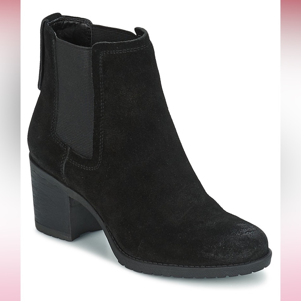 Sam Edelman Hanley suede black pull on booties in size 8 with 2.5” heel.
